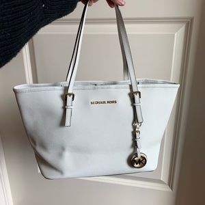 Authentic white Michael kors shoulder bag